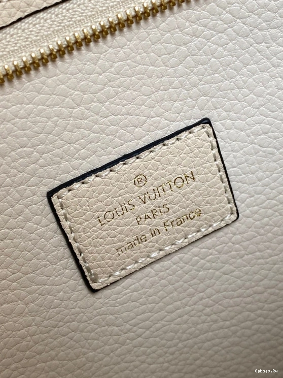 VUITTON LOUIS TOILETRY POUCH 26 0520